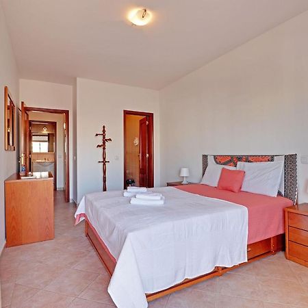 Praia Da Rocha Central 1 With Pool By Homing Portimao Bagian luar foto