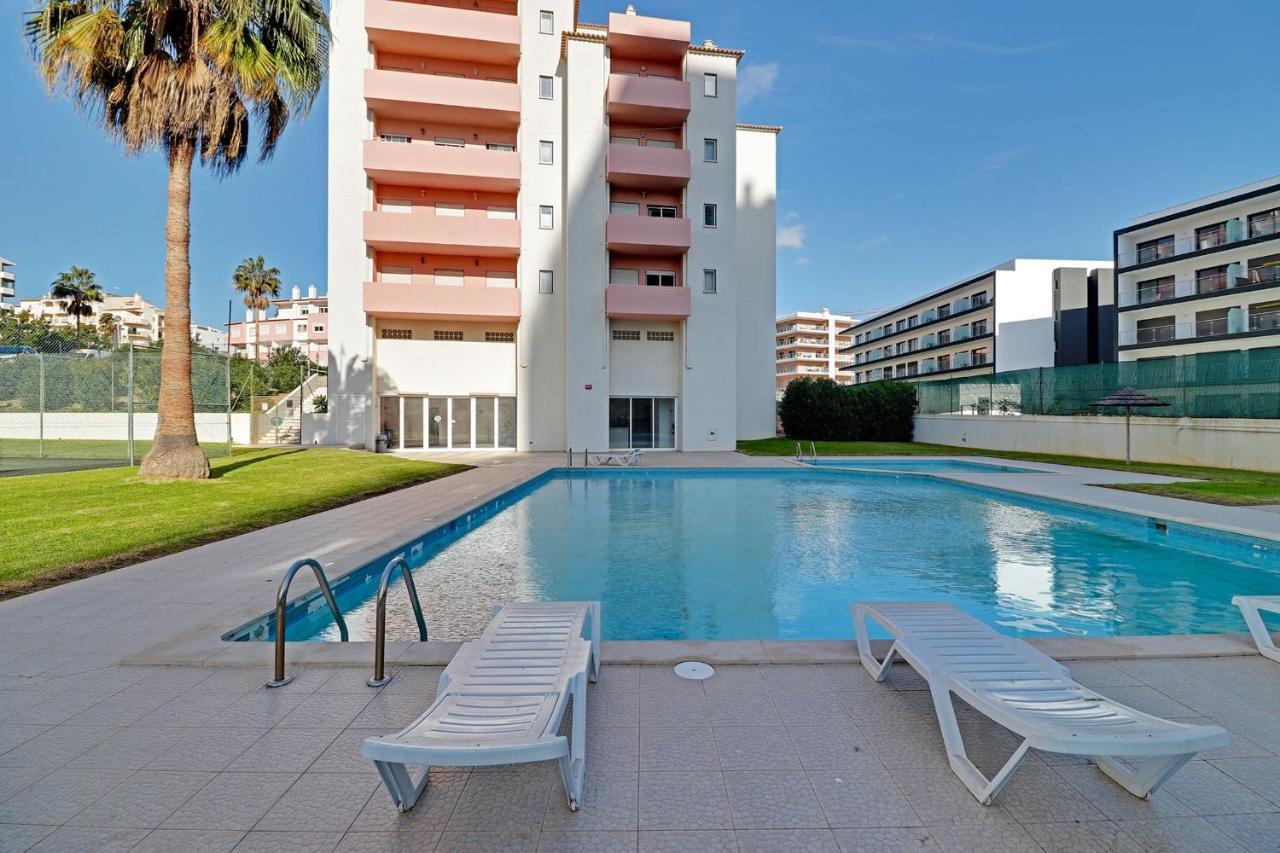 Praia Da Rocha Central 1 With Pool By Homing Portimao Bagian luar foto