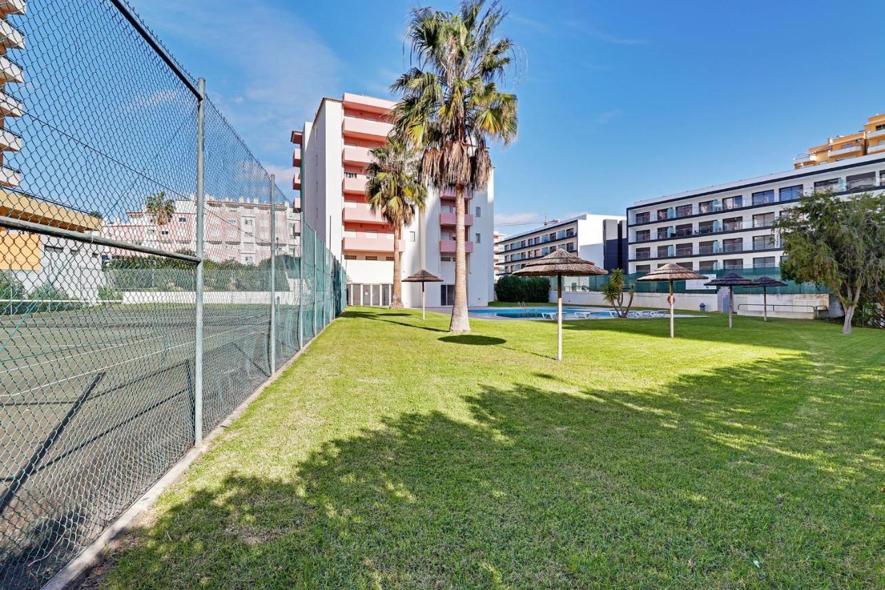 Praia Da Rocha Central 1 With Pool By Homing Portimao Bagian luar foto
