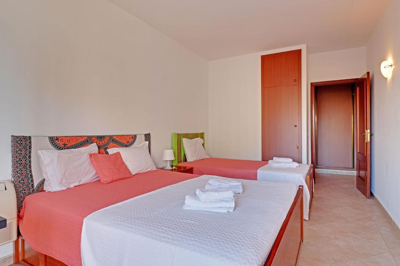 Praia Da Rocha Central 1 With Pool By Homing Portimao Bagian luar foto